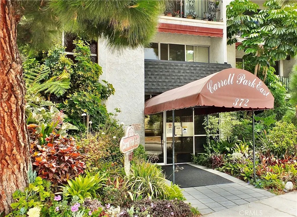 372 Carroll Park East 406