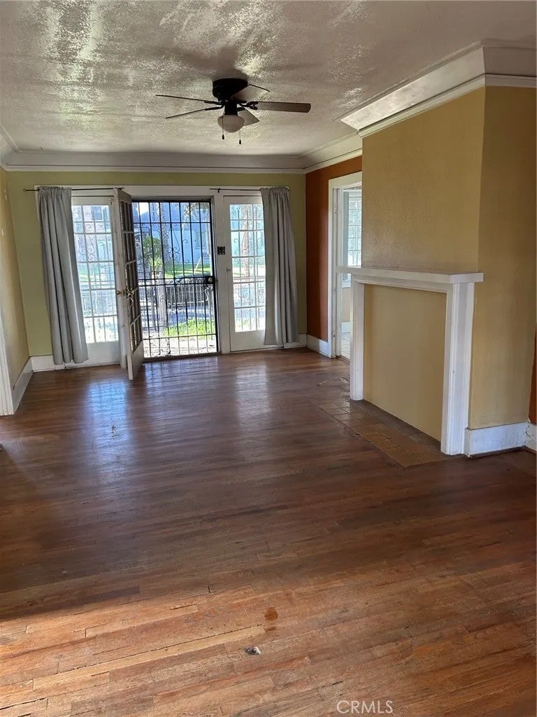 1184 N Kenmore