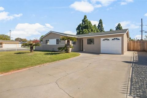 Photo of 901 S Harmon St, Santa Ana, CA 92704 (MLS # PW25246858) Photo of 901 S Harmon St, Santa Ana, CA 92704 (MLS # PW25246858)