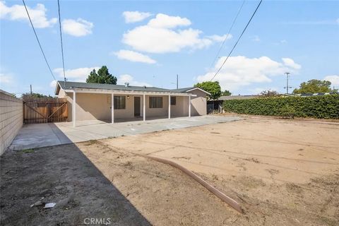 Tiny photo for 901 S Harmon St, Santa Ana, CA 92704 (MLS # PW25246858)