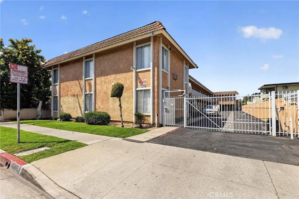 Photo of 16205 Cornuta Ave #5, Bellflower, CA 90706 (MLS # OC26078333)