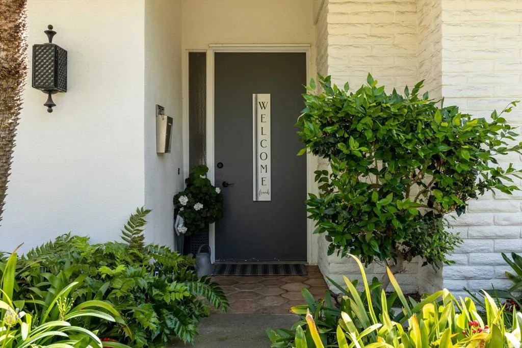 7115 Estrella De Mar B