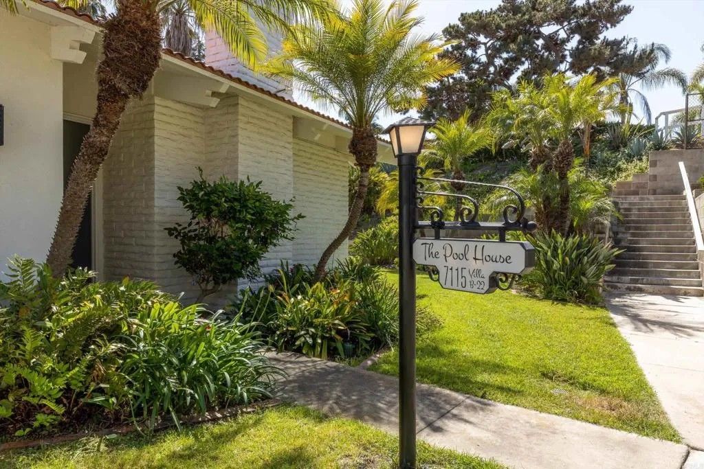 Photo of 7115 Estrella De Mar Rd #B, Carlsbad, CA 92009 (MLS # NDP2603793)