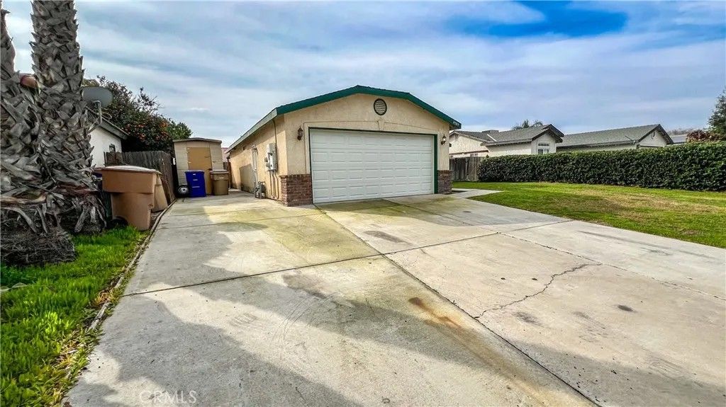 Photo of 4509 Kaytlain Ave, Bakersfield, CA 93313 (MLS # SR26021994)