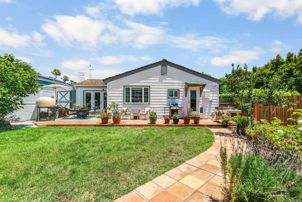 Photo of 4375 Del Monte AVE, San Diego, CA 92107 (MLS # 260015877)