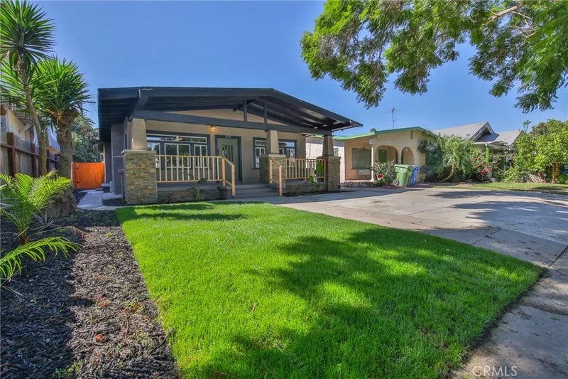 1650 W 38th Place