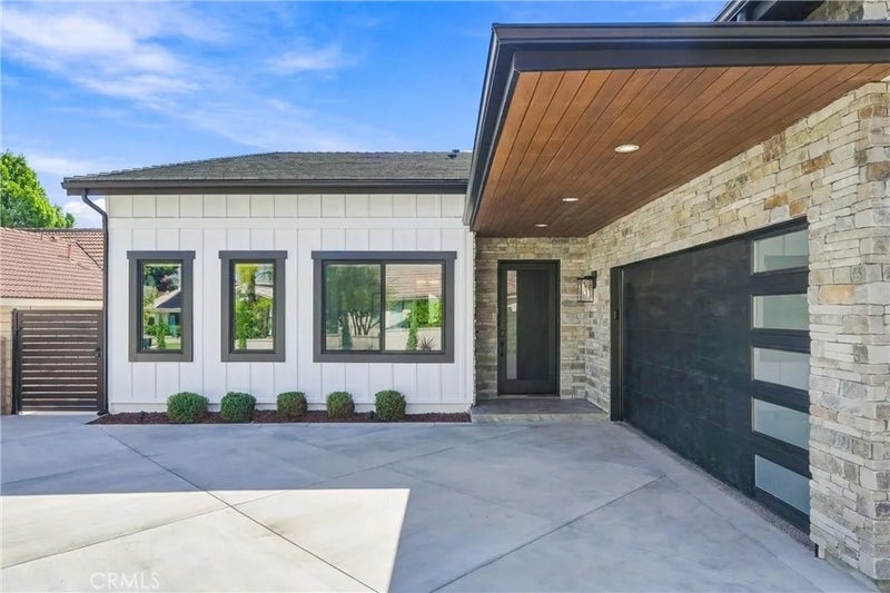 15362 Seine Cir.