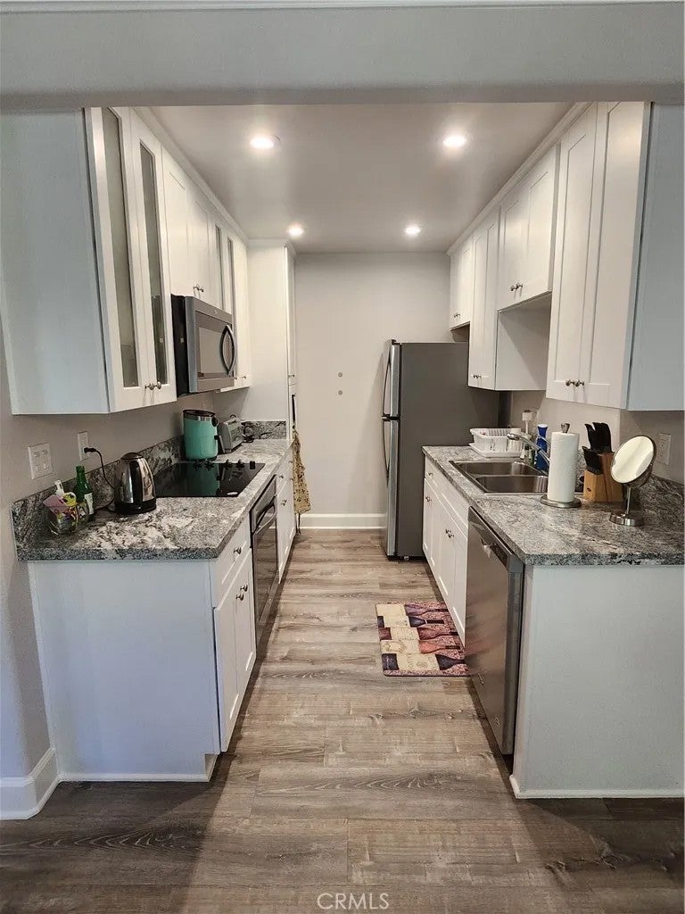 8515 Villa La Jolla F