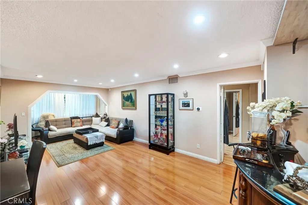 1734 N Fuller 107