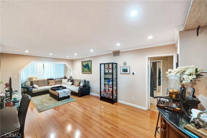 1734 N Fuller 107
