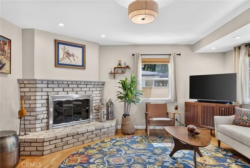2532 Treelane