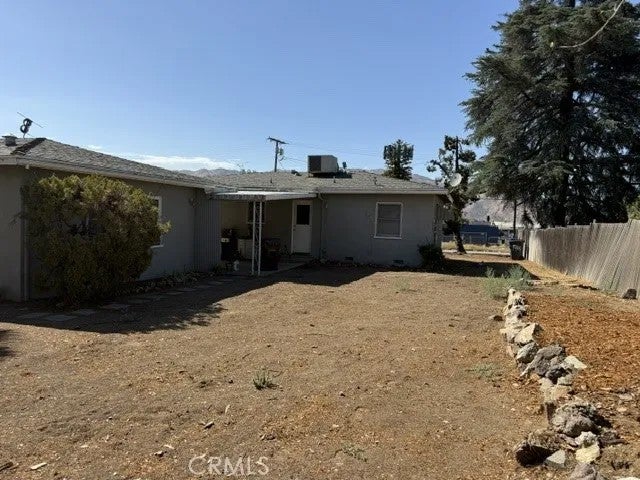 1425 W Hays