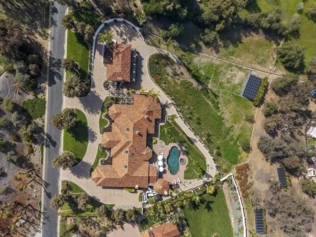 5955 Lake Vista Drive