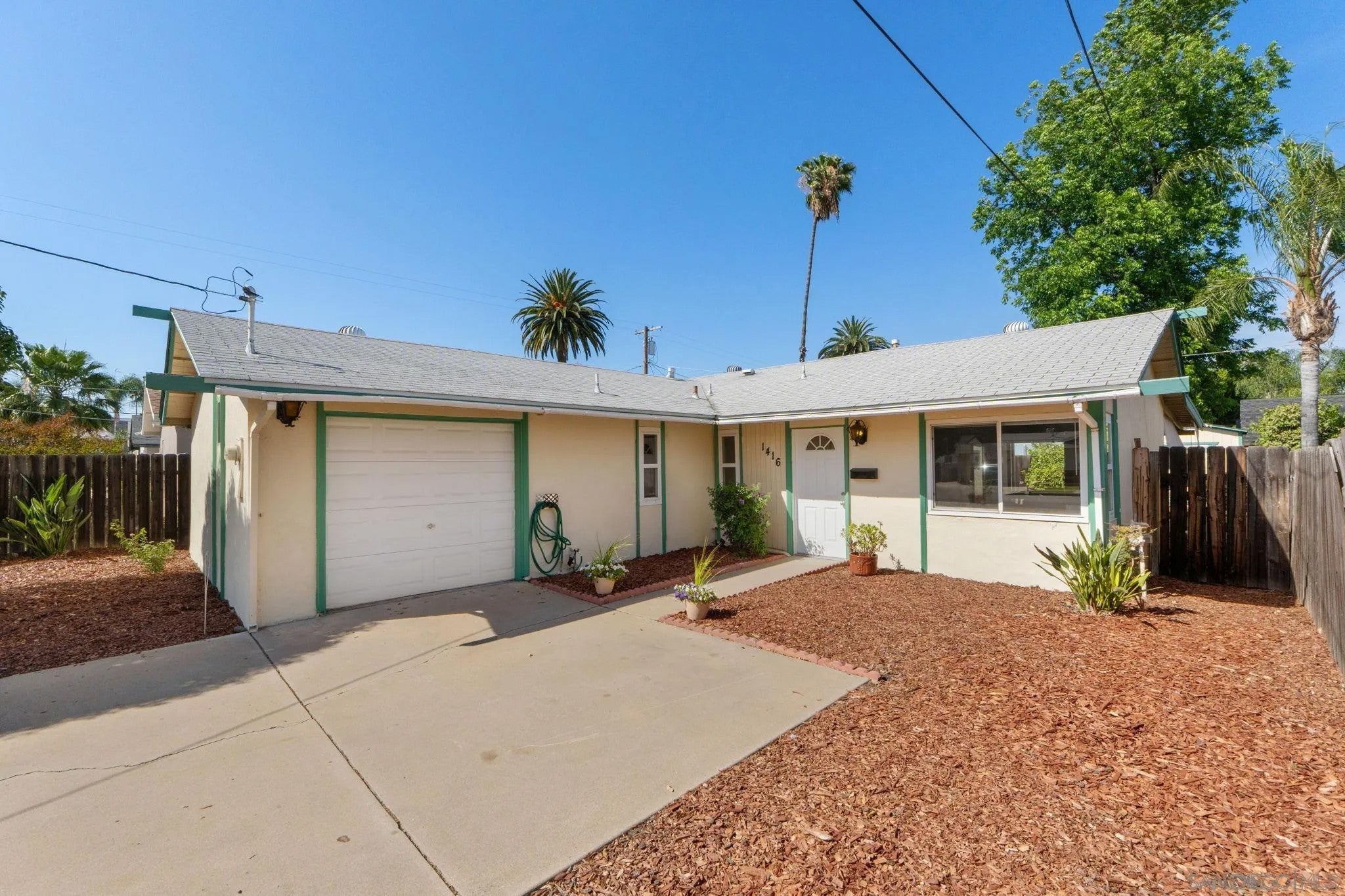 1416 S Maple