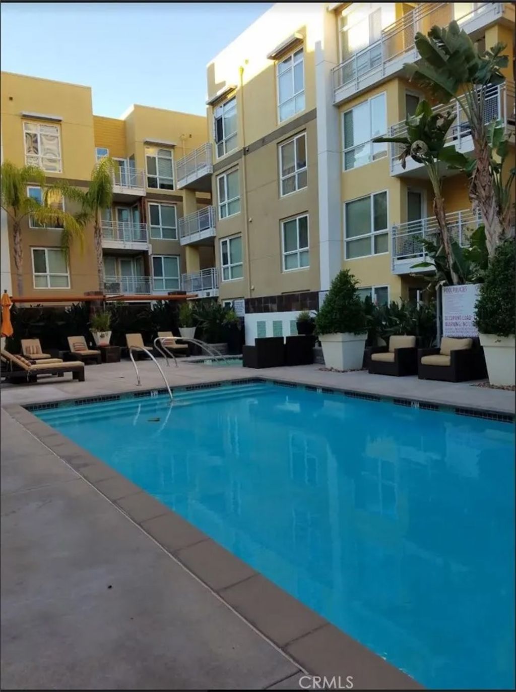 Photo of 21301 Erwin St, Woodland Hills, CA 91367 (MLS # SR26068930)