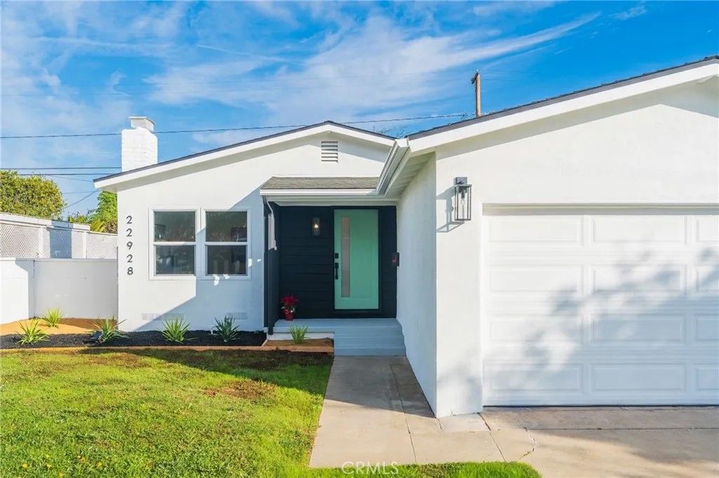 Photo of 22928 Evalyn Ave, Torrance, CA 90505 (MLS # RS25270360)