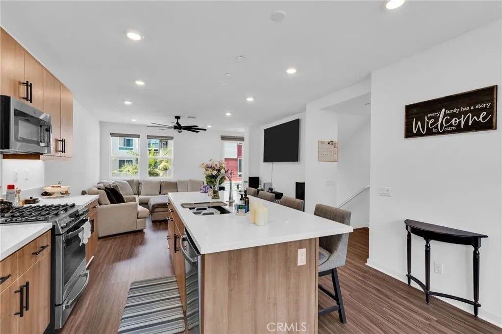 Photo of 773 S Grable Cir, Orange, CA 92868 (MLS # DW26085033)