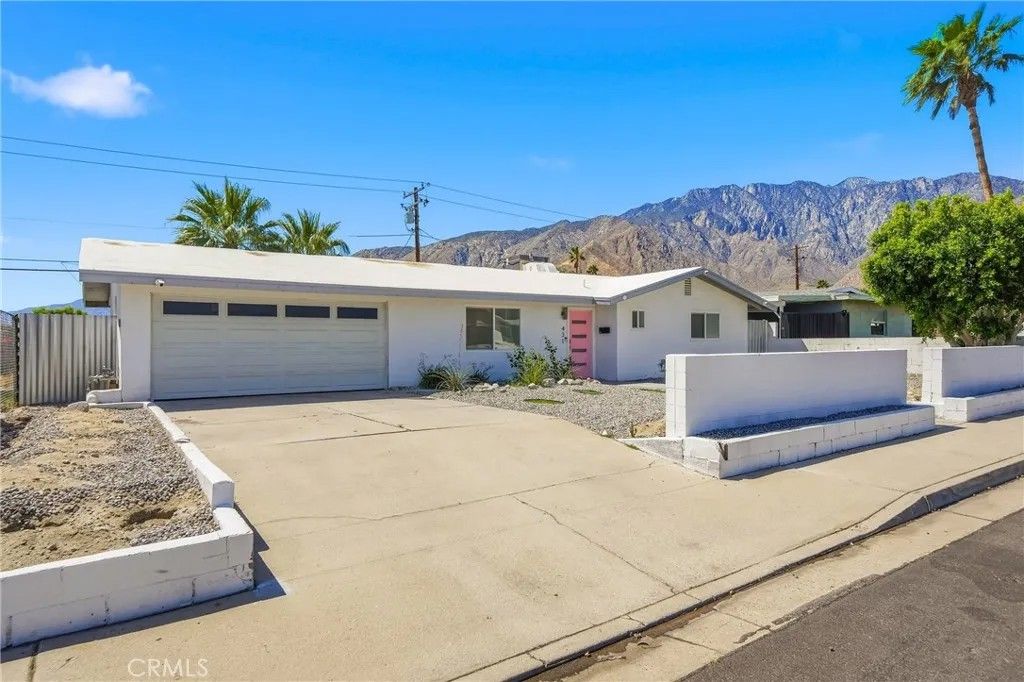 Photo of 431 W Avenida Cerca, Palm Springs, CA 92262 (MLS # PW26074026)