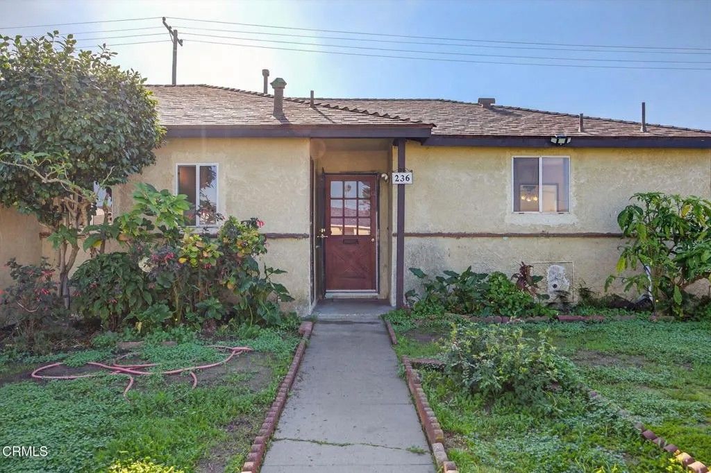 Photo of 236 E Poplar Street, Oxnard, CA 93033 (MLS # V1-33760)