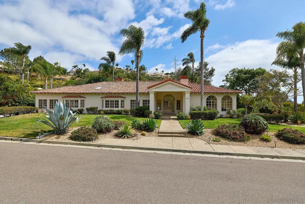 Photo of 4311 Vista De La Tierra, Del Mar, CA 92014 (MLS # 260015874)