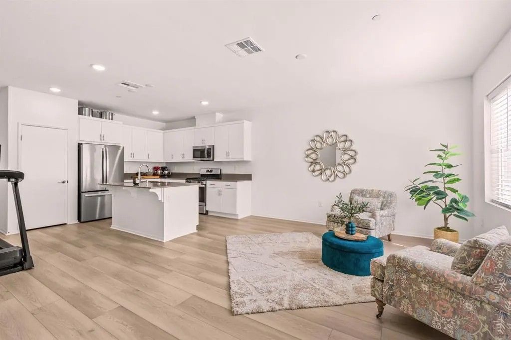 Photo of 355 Citrine Trail, Fallbrook, CA 92028 (MLS # NDP2602370)