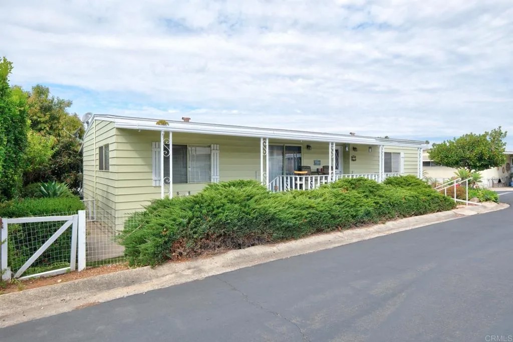 1010 East Bobier Drive 51