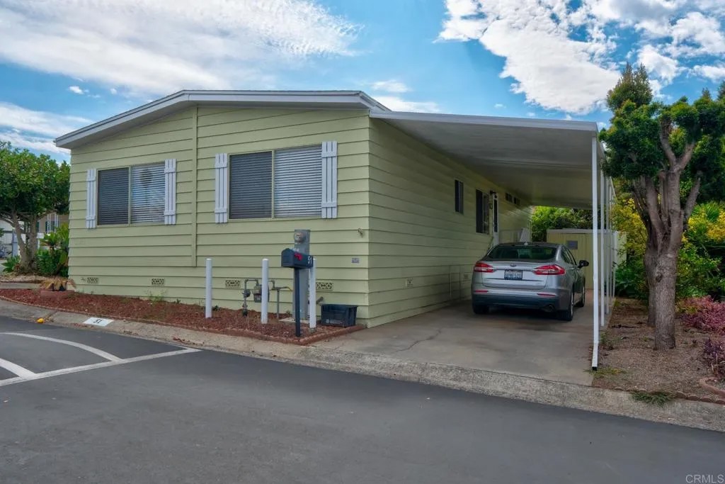 1010 East Bobier Drive 51