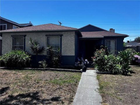 Photo of 10321 Garfield AVE, South Gate, CA 90280 (MLS # DW26131230)