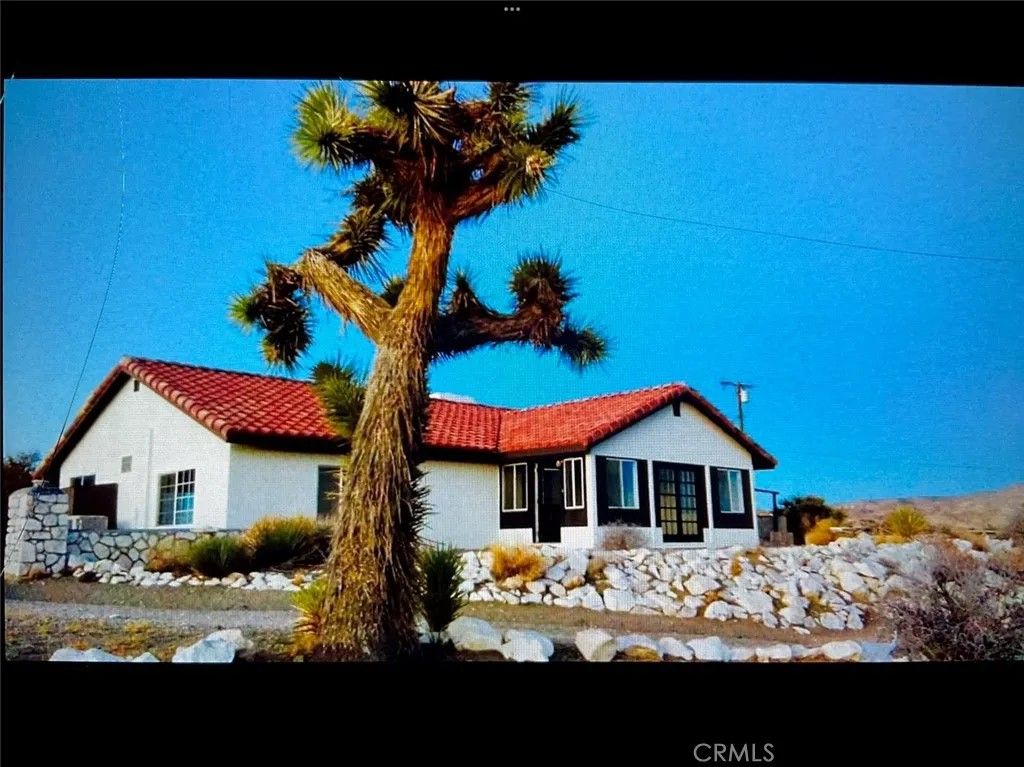 Photo of 25373 Valley View Road, Apple Valley, CA 92308 (MLS # SW26032980)