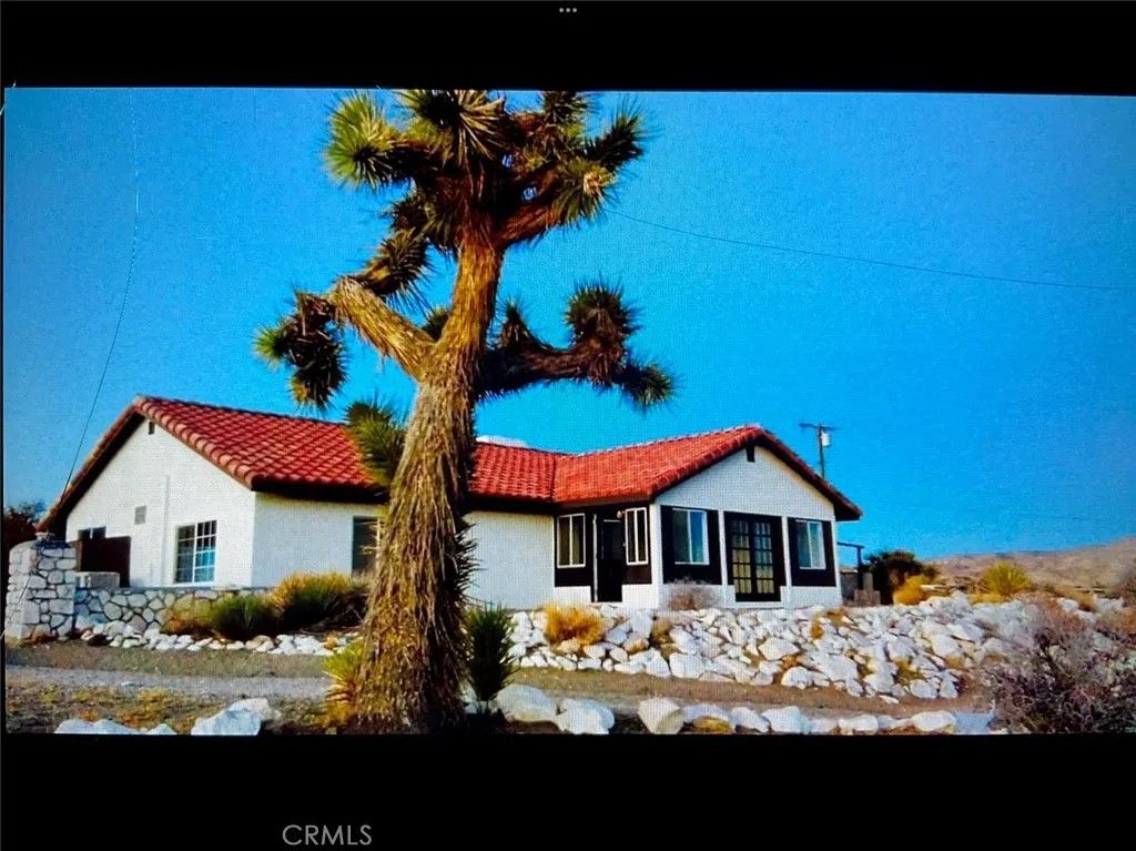 Photo of 25373 Valley View Road, Apple Valley, CA 92308 (MLS # SW26032980)