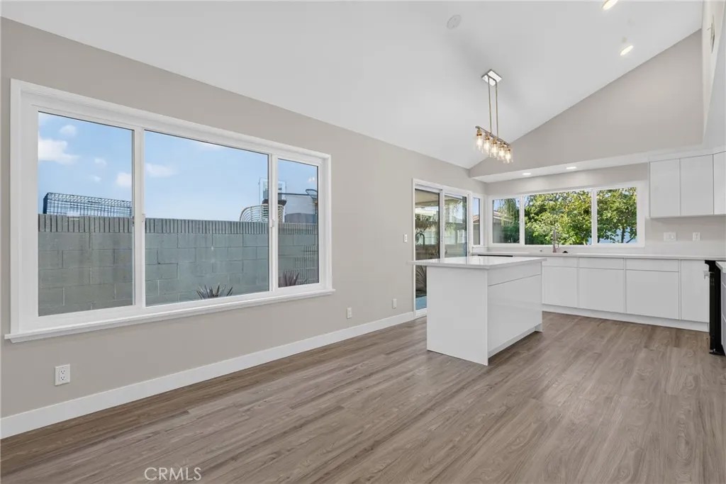 1232 E Shalene