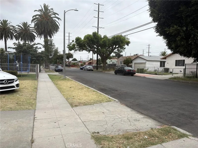 922 E 97th