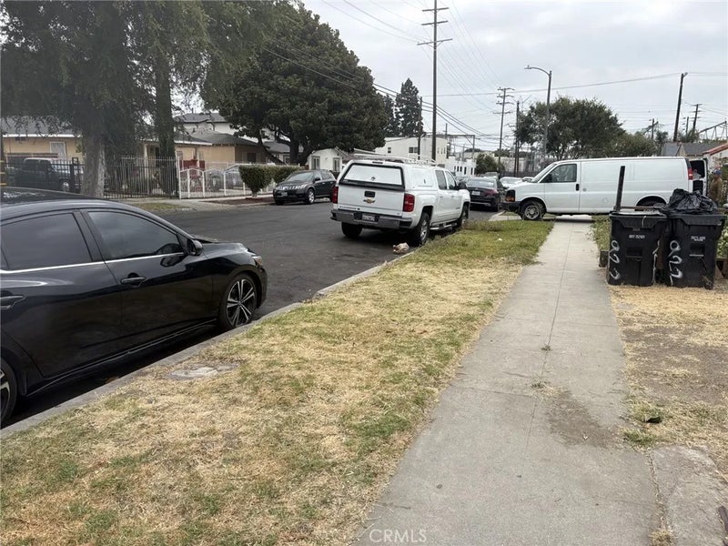 922 E 97th