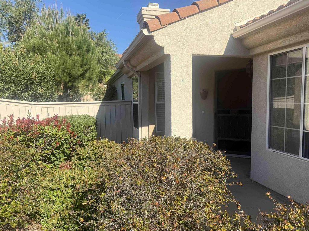 Photo of 40581 Corte Albara, Murrieta, CA 92562 (MLS # 260005545)