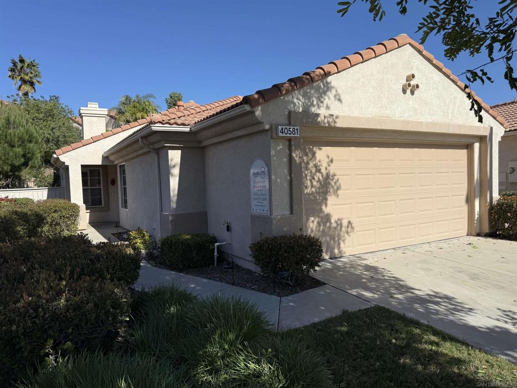 Photo of 40581 Corte Albara, Murrieta, CA 92562 (MLS # 260005545)