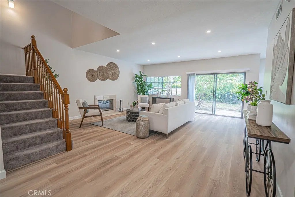 6527 Beachview Drive