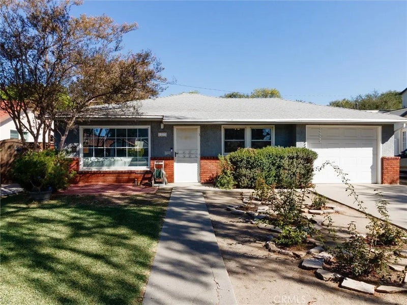 1227 Grove