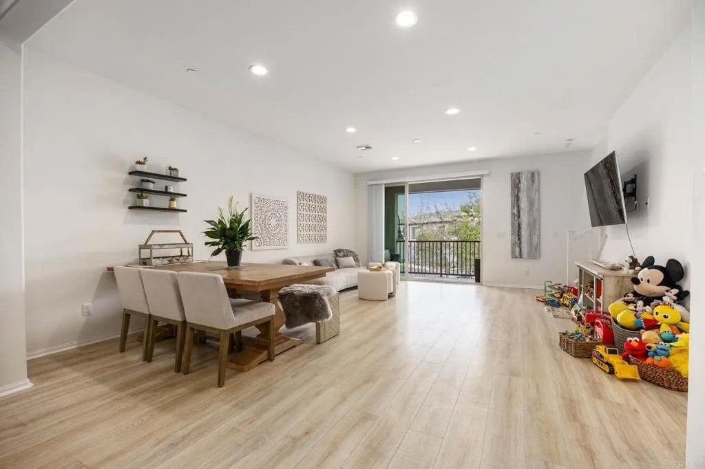 2227 Solara Lane