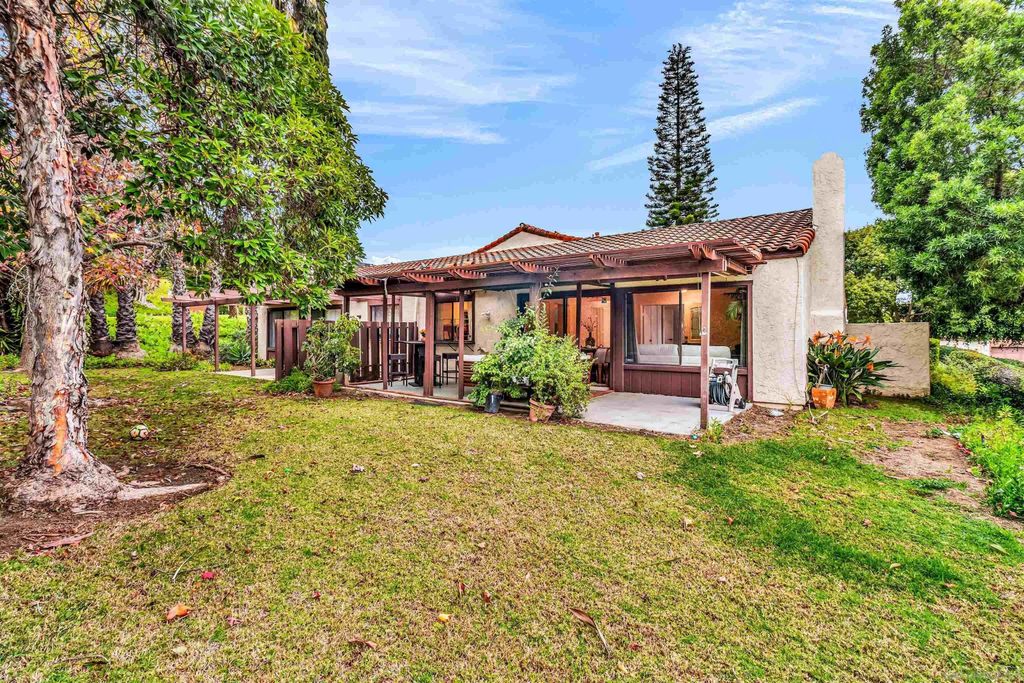 Photo of 2015 Daren Glen, Escondido, CA 92026 (MLS # 250045299)