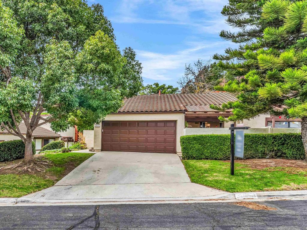 Photo of 2015 Daren Glen, Escondido, CA 92026 (MLS # 250045299)