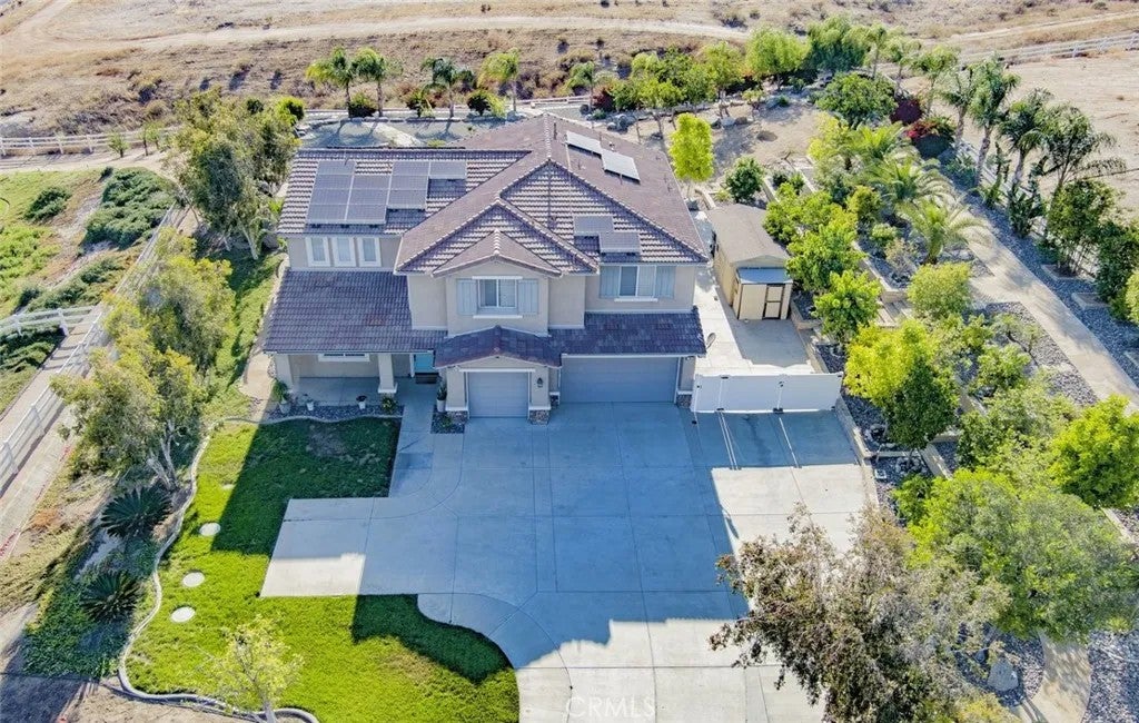 Photo of 17465 Fairbreeze CT, Riverside, CA 92504 (MLS # OC26101532)