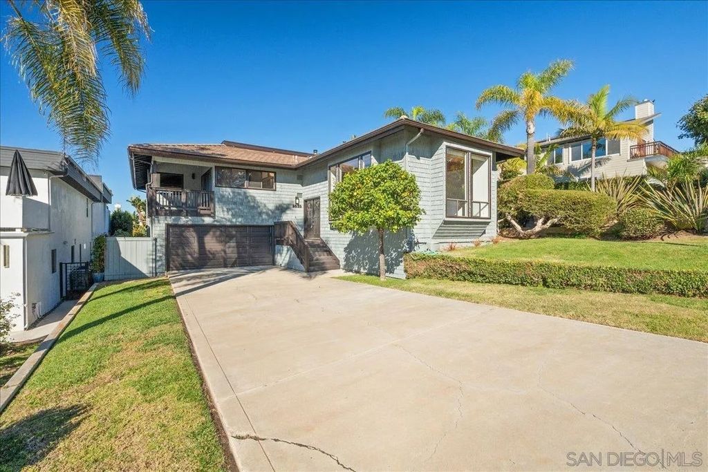 Photo of 2032 Cordero Rd, Del Mar, CA 92014 (MLS # 250045351)
