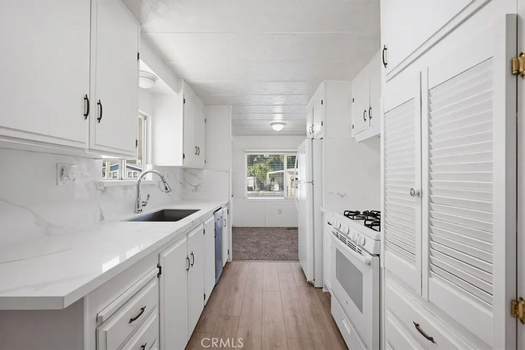 Photo of 655 E Main St #9, San Jacinto, CA 92583 (MLS # IG26048358)