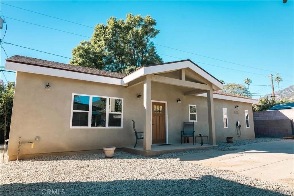 Photo of 1507 Valencia Ave, Pasadena, CA 91104 (MLS # GD26002826)