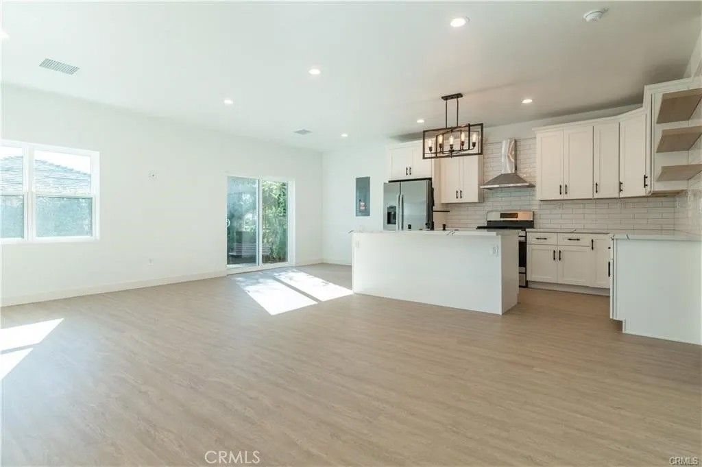 Photo of 1507 Valencia Ave, Pasadena, CA 91104 (MLS # GD26002826)