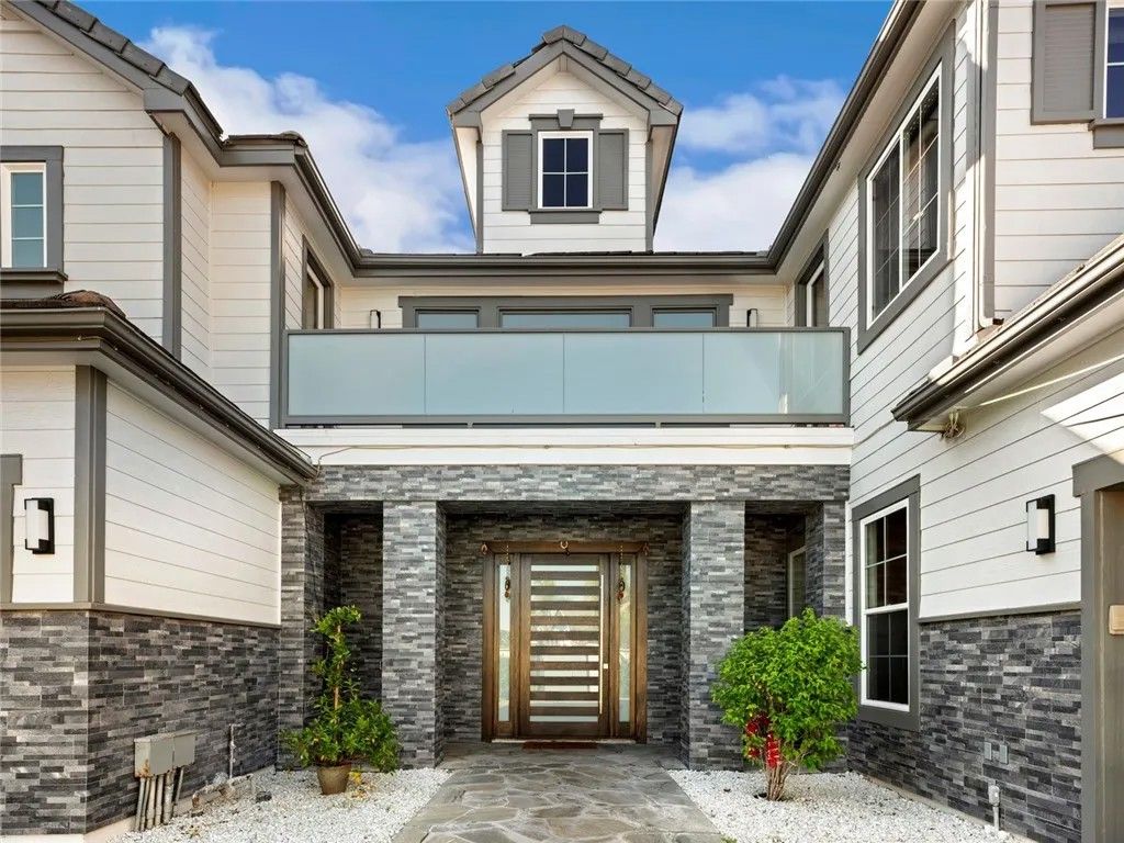 Photo of 3111 Gardenia Ln, Yorba Linda, CA 92886 (MLS # OC25276700)