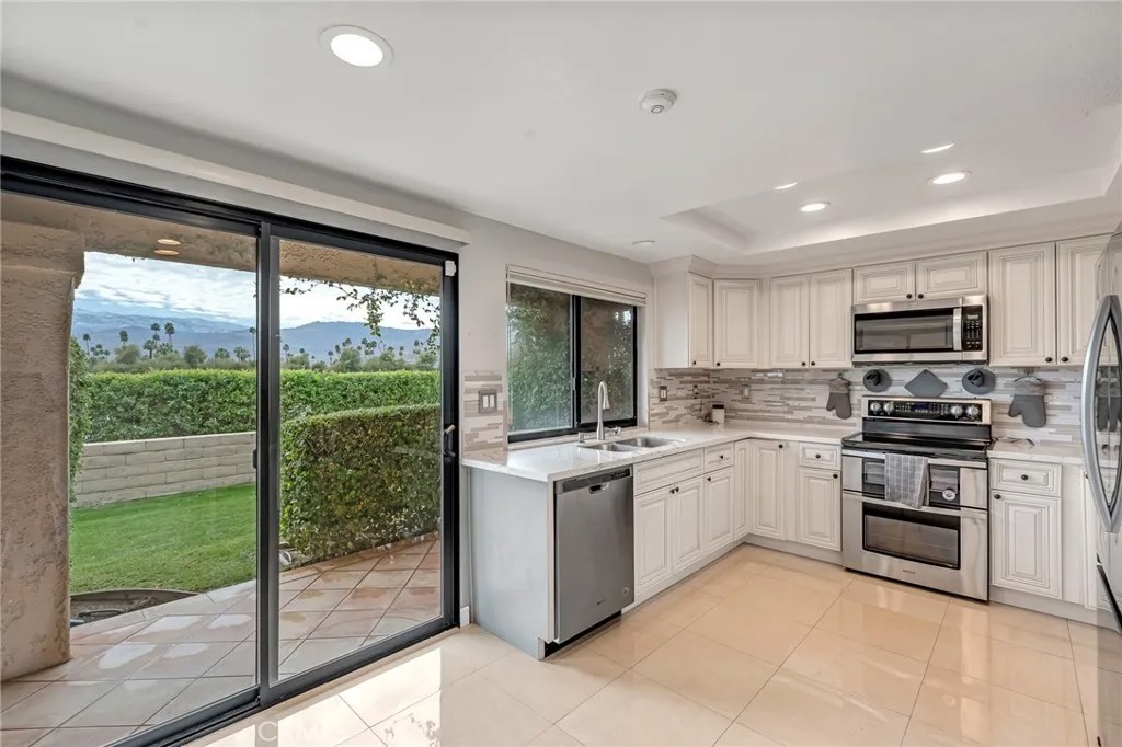 103 Camino Arroyo South