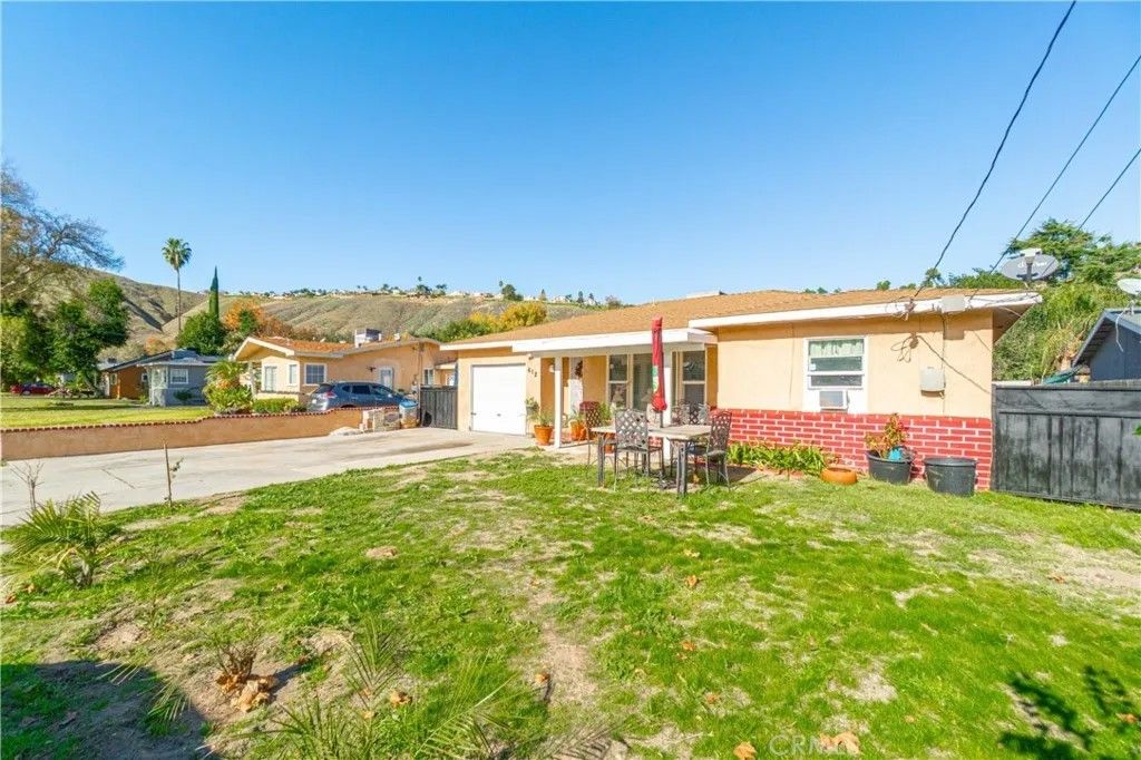 Photo of 612 W 36th St, San Bernardino, CA 92405 (MLS # DW25277111)