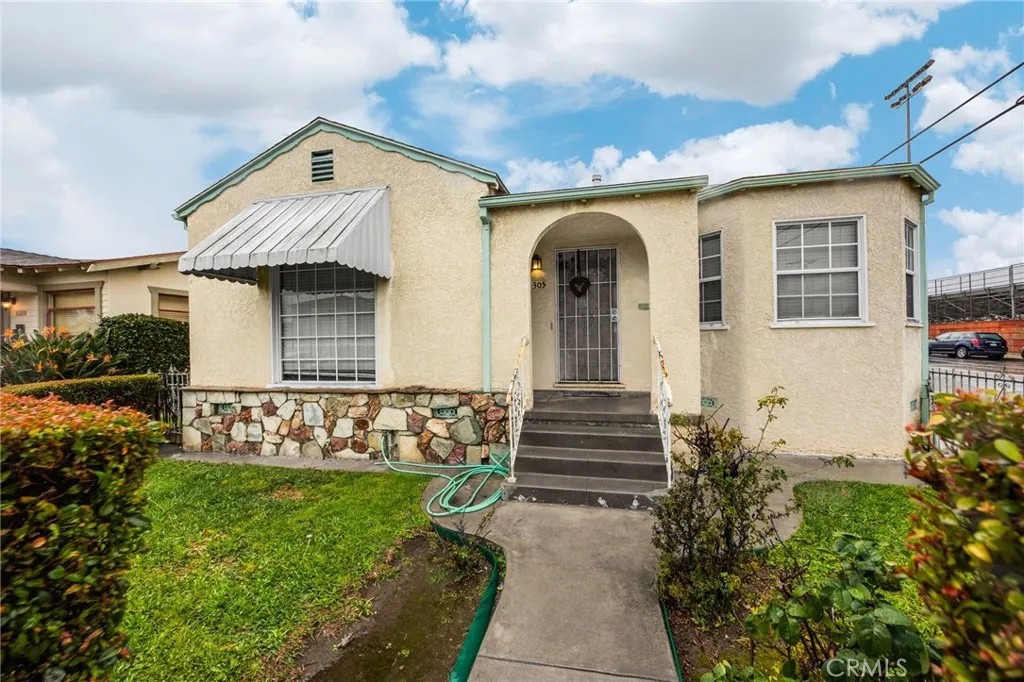 1305 S Cabrillo