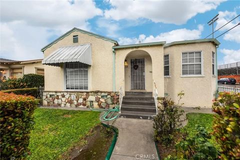 Photo of 1305 S Cabrillo Ave, San Pedro, CA 90731 (MLS # PW26051132)